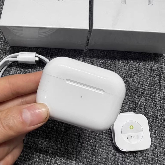 Airpod pro 2.0 gen w/ charging cable